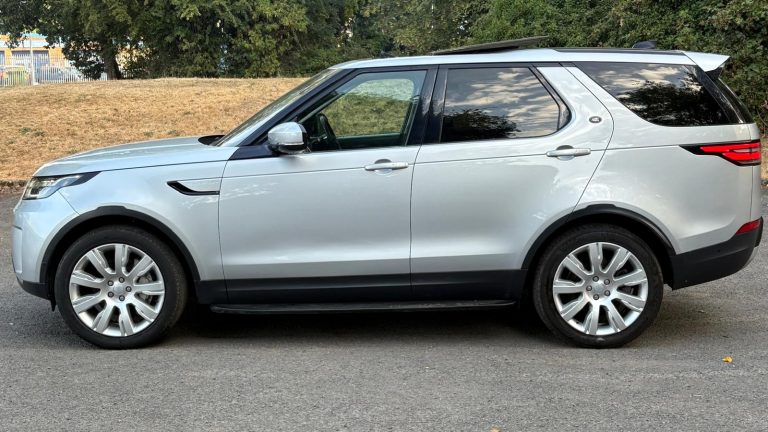 LAND ROVER DISCOVERY 3.0 SD6 HSE Luxury 5dr Auto
