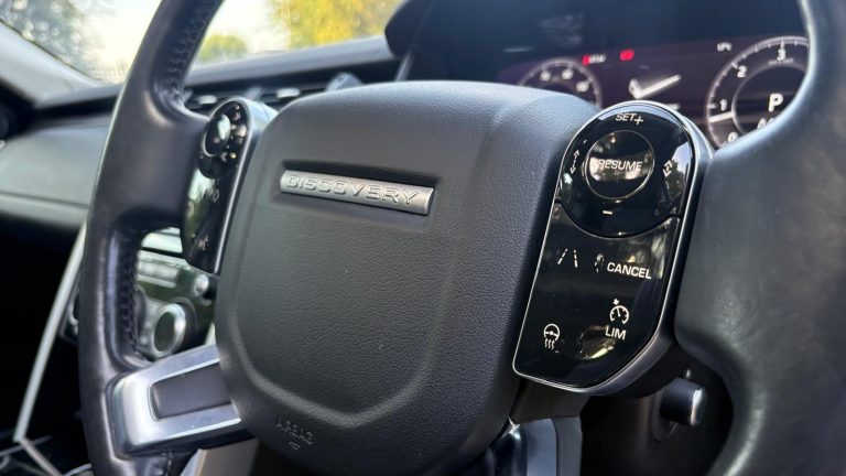 LAND ROVER DISCOVERY 3.0 SD6 HSE Luxury 5dr Auto