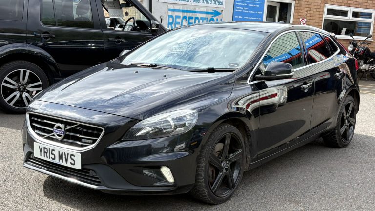 VOLVO V40 D4 [190] R DESIGN LUX NAV