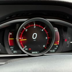 VOLVO V40 D4 [190] R DESIGN LUX NAV