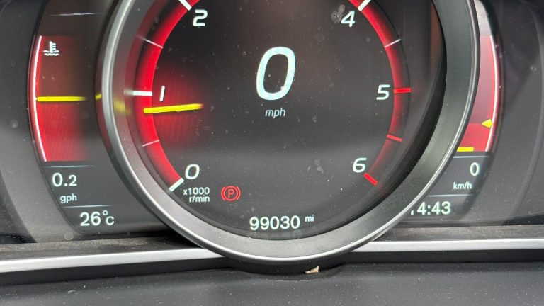 VOLVO V40 D4 [190] R DESIGN LUX NAV