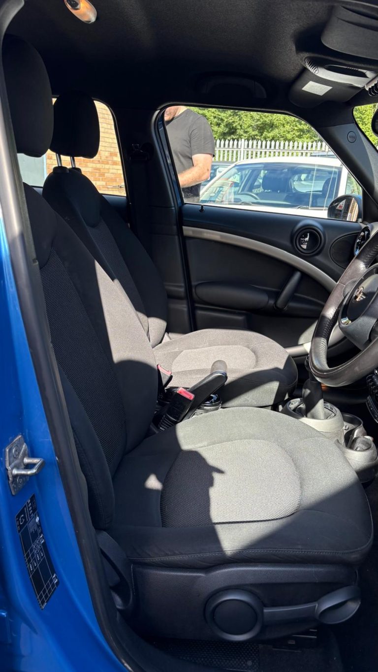 MINI COUNTRYMAN 16 Cooper 5dr