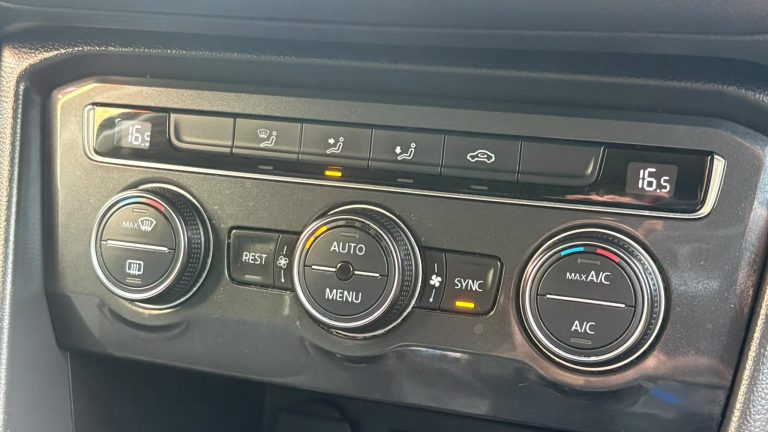 VOLKSWAGEN TIGUAN 2.0 TDi 150 SE Nav 5dr 2016 DIESEL AUTOMATIC