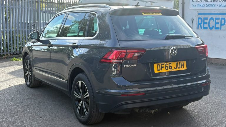 VOLKSWAGEN TIGUAN 2.0 TDi 150 SE Nav 5dr 2016 DIESEL AUTOMATIC