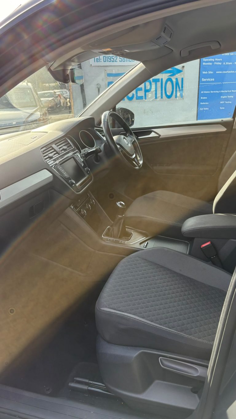VOLKSWAGEN TIGUAN 2.0 TDi 150 SE Nav 5dr 2016 DIESEL AUTOMATIC