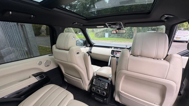 LAND ROVER RANGE ROVER 3.0 TDV6 Vogue SE 4dr Auto