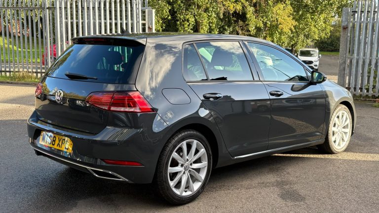 VOLKSWAGEN GOLF 1.6 TDI GT 5dr DSG