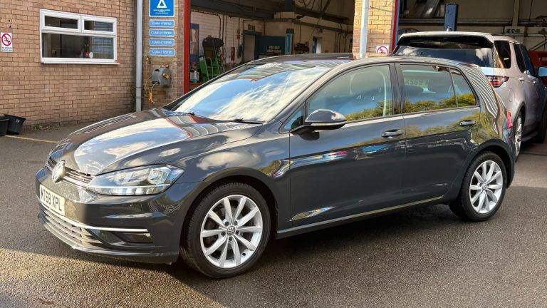 VOLKSWAGEN GOLF 1.6 TDI GT 5dr DSG