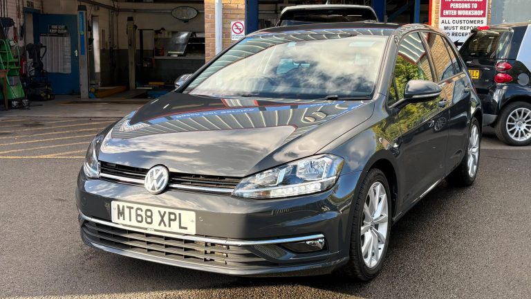 VOLKSWAGEN GOLF 1.6 TDI GT 5dr DSG