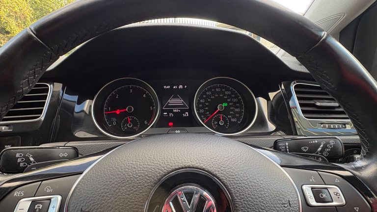 VOLKSWAGEN GOLF 1.6 TDI GT 5dr DSG