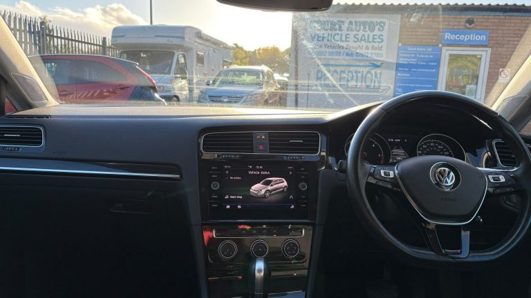 VOLKSWAGEN GOLF 1.6 TDI GT 5dr DSG