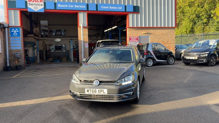 VOLKSWAGEN GOLF 1.6 TDI GT 5dr DSG